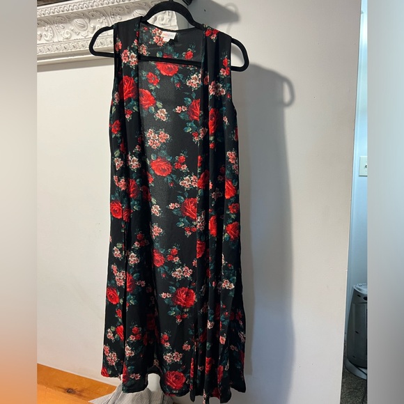 LuLaRoe Black Joy with Roses - Picture 1 of 1